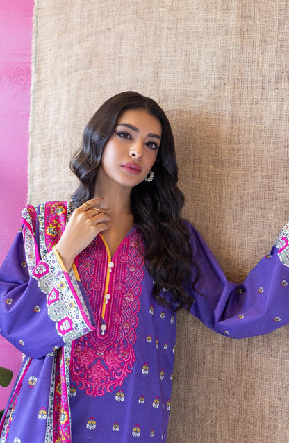 Orient - Unstitched 3 Piece Embroidered Khaddar Shirt , Khaddar Pant and Khaddar Dupatta