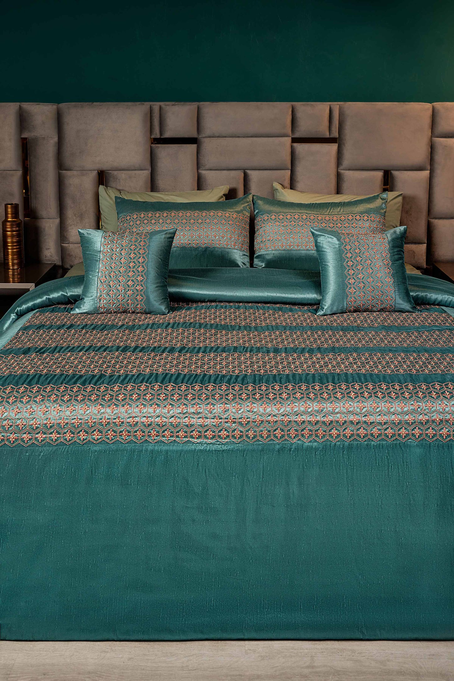 Nishat Linen - Bridal Set - BBS22-23