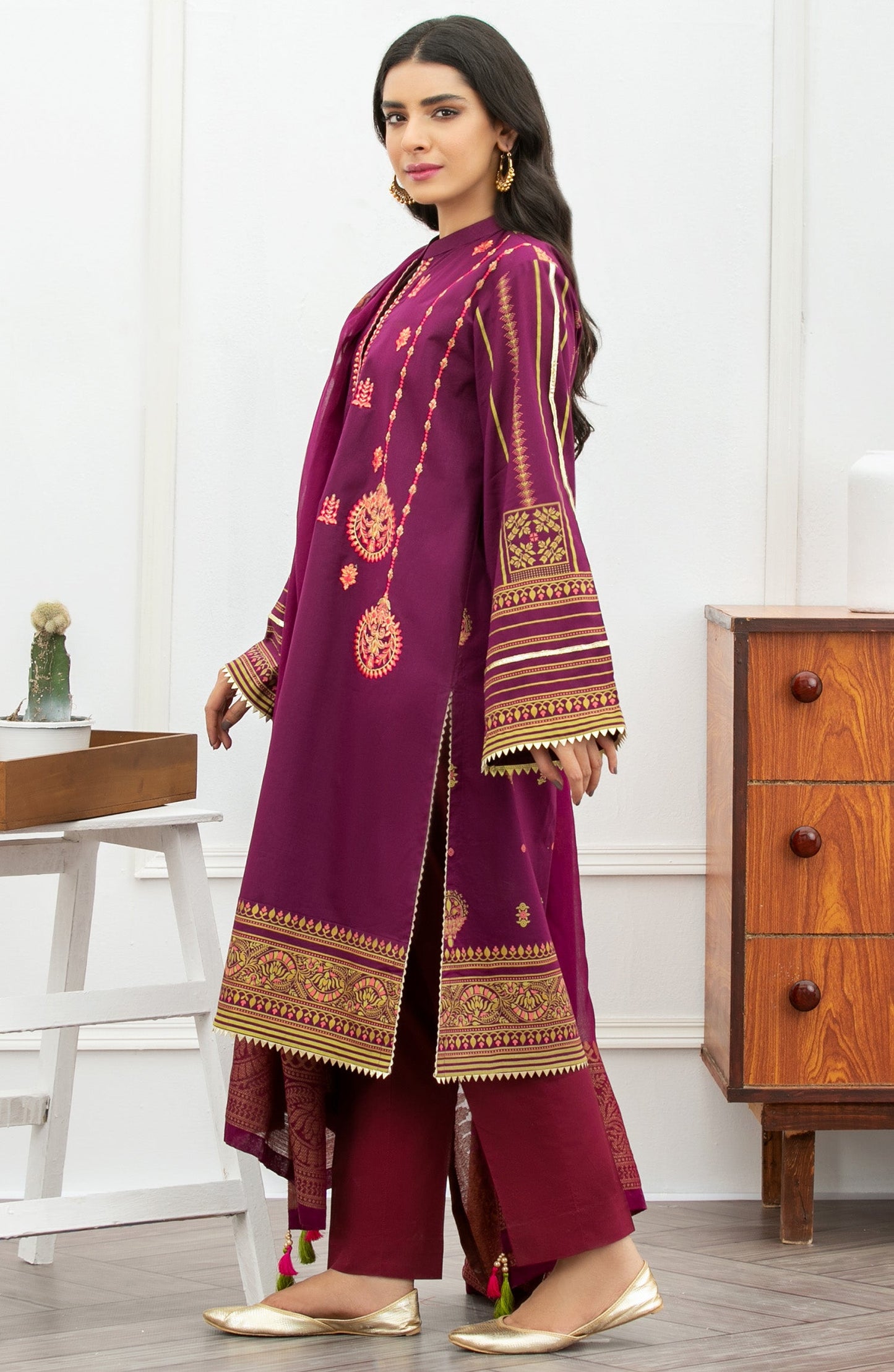 Orient - Unstitched 3 Piece Embroidered Lawn Suit