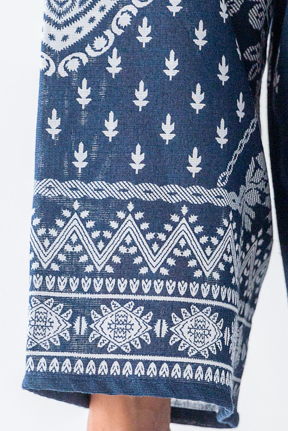 Beechtree - 3 PIECE - EMBROIDERED KHADDAR SUIT - BISTRO BARN (UNSTITCHED)