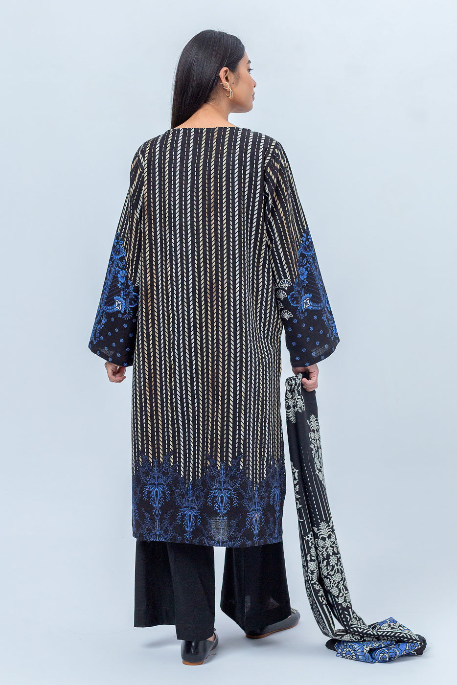 Beechtree - 3 PIECE - EMBROIDERED KHADDAR SUIT WITH PRINTED SHAWL - WONDROUS BLACK (UNSTITCHED)