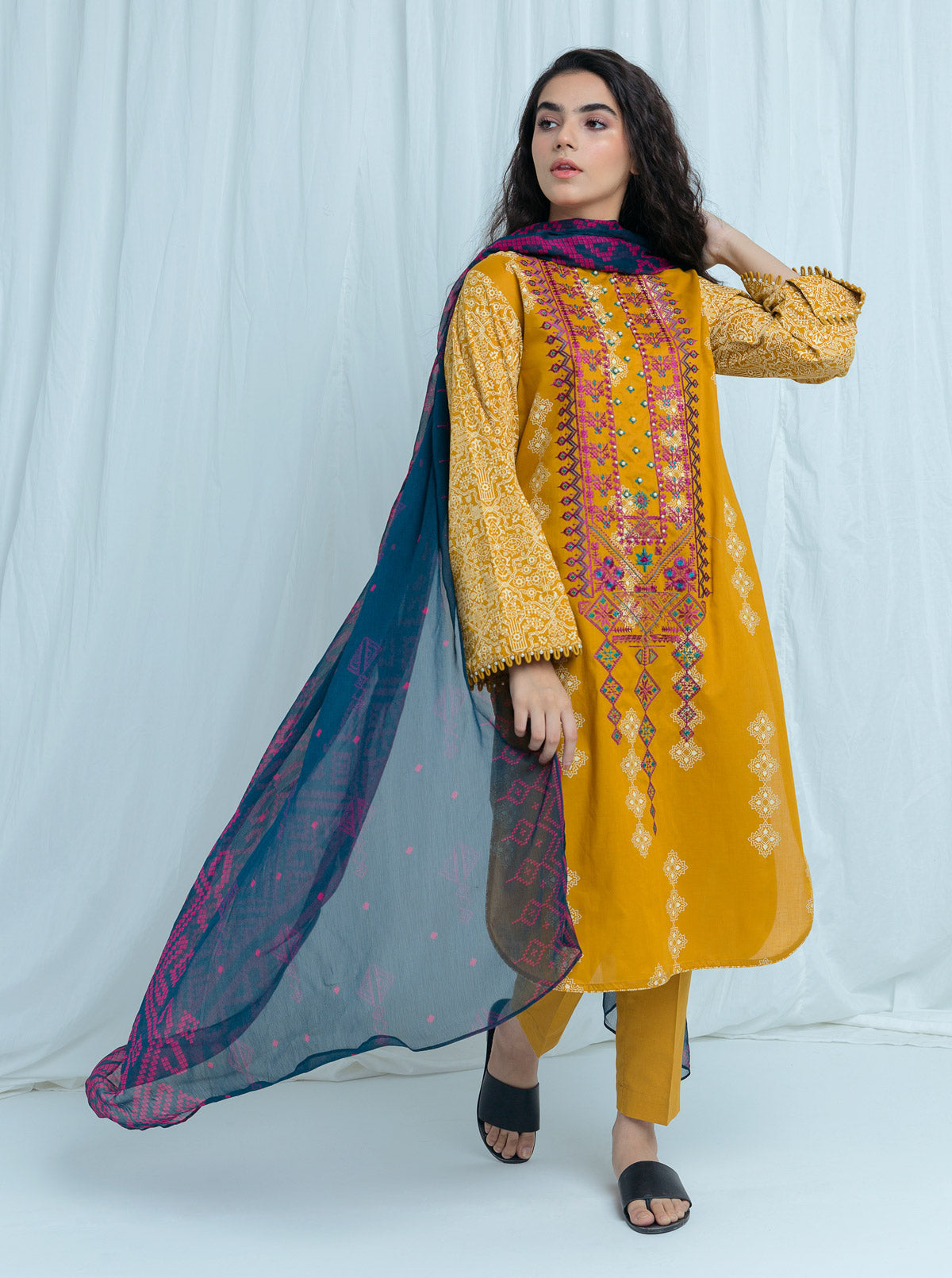 Beechtree - Golden Gypsy-Embroidered-3 Pc (UNSTITCHED)