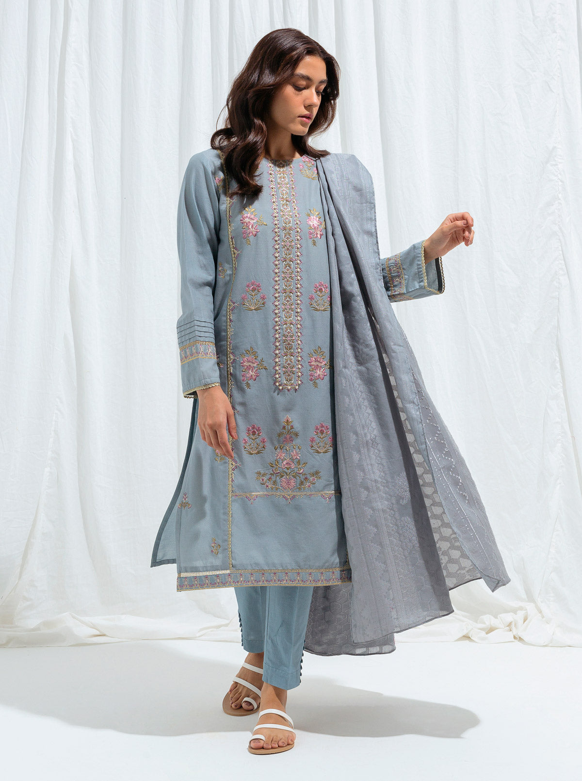 Beechtree - Opal Bouquet-Embroidered-2P