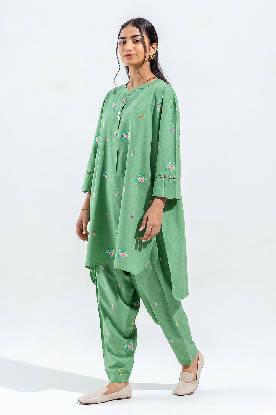 Beechtree - 2 PIECE EMBROIDERED CHAMBRAY SUIT (PRET)