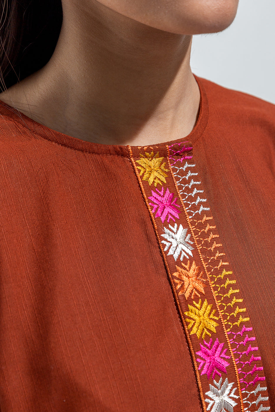 Beechtree - 2 PIECE EMBROIDERED SLUB KHADDAR SUIT (PRET)