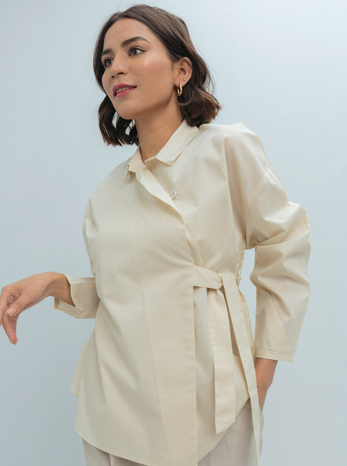 Beechtree - Offwhite Collar Wrap Top