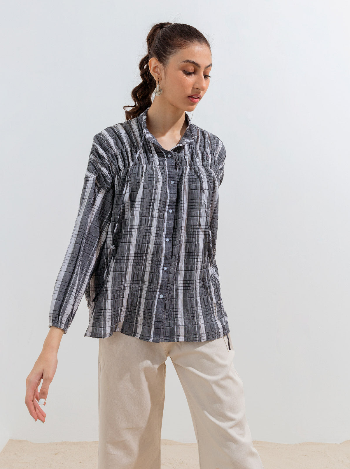 Beechtree - Gray White Smocked Top