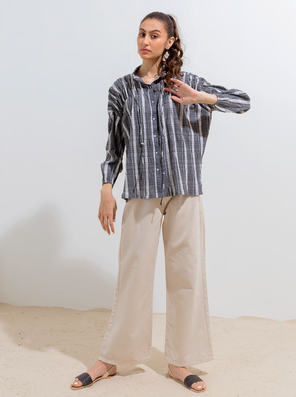 Beechtree - Gray White Smocked Top