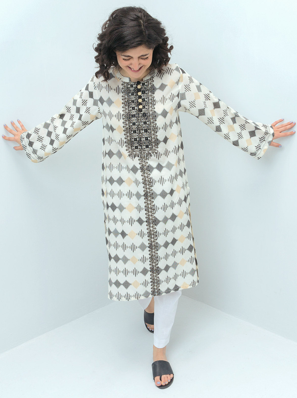 Beechtree - EMBROIDERED JACQUARD SHIRT (PRET)