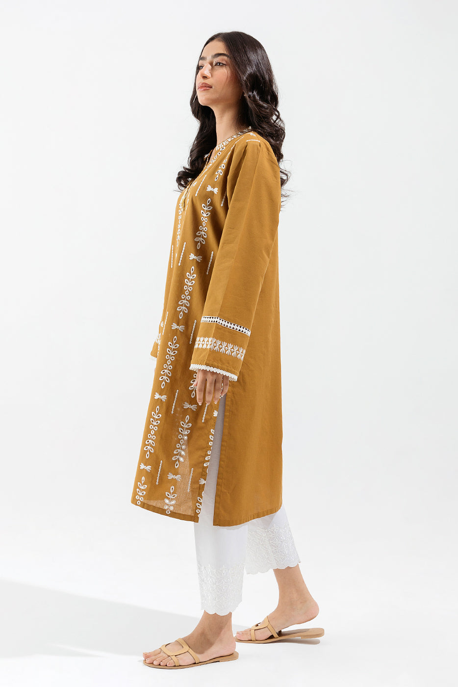 Beechtree - EMBROIDERED CHAMBRAY SHIRT (PRET)