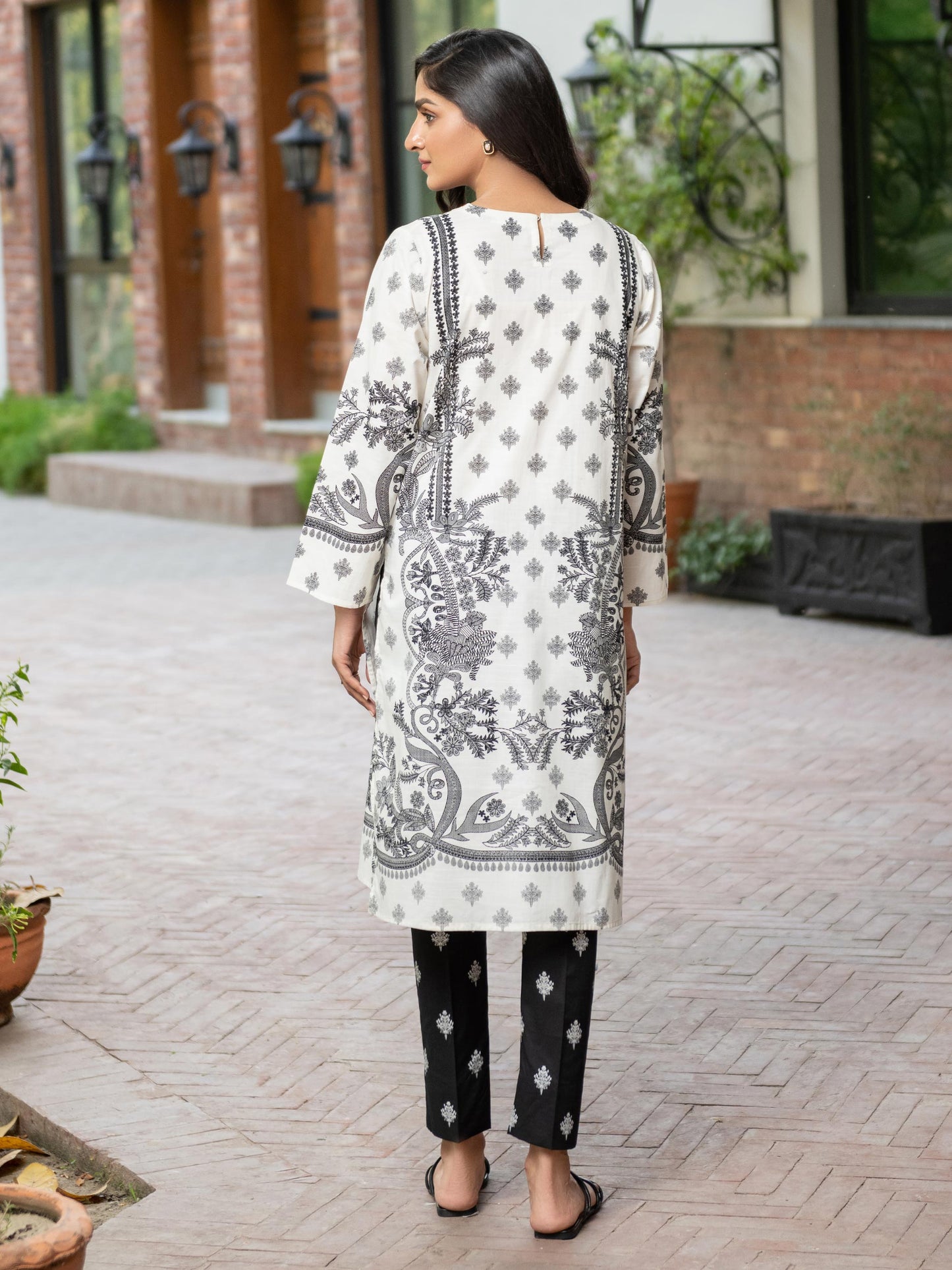 Limelight - 2 Piece Lawn Suit-Embroidered (Unstitched)