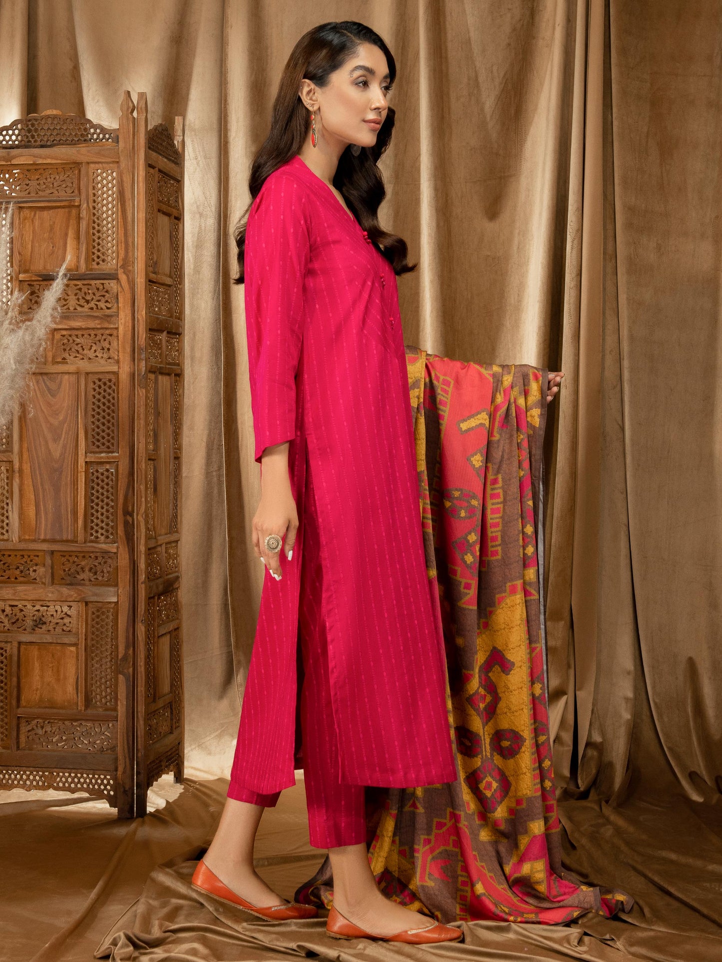 3 Piece Khaddar Suit-Printed (Unstitched)