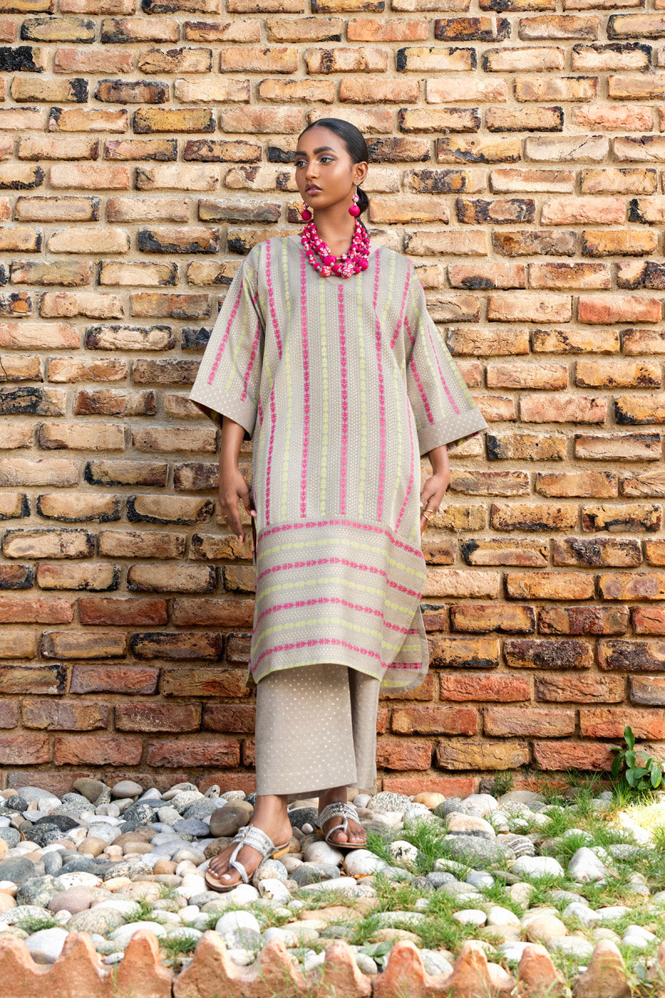 2 Pc Dyed Zari Outfit