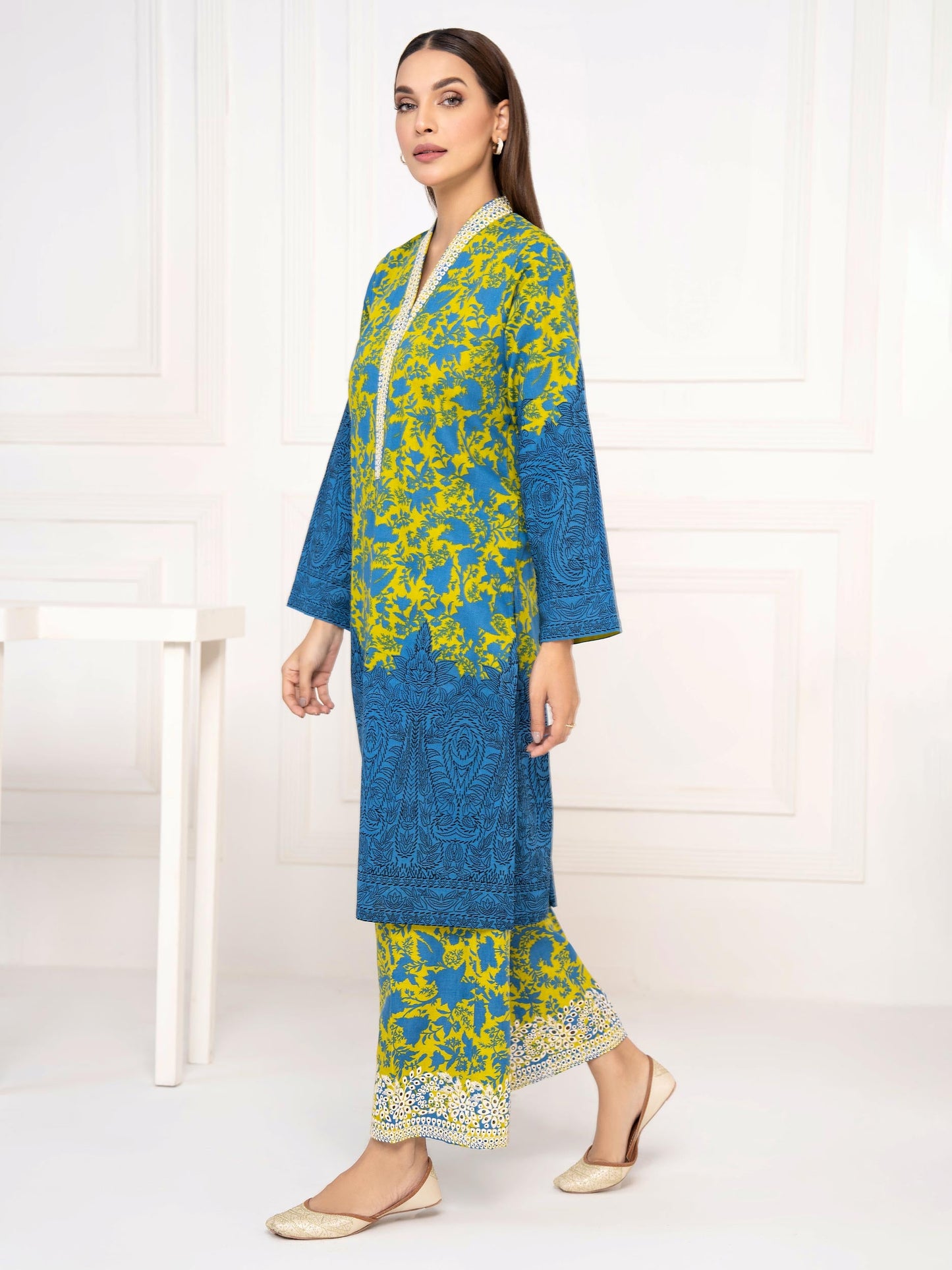 2 Piece Khaddar Suit-Embroidered(Unstitched)