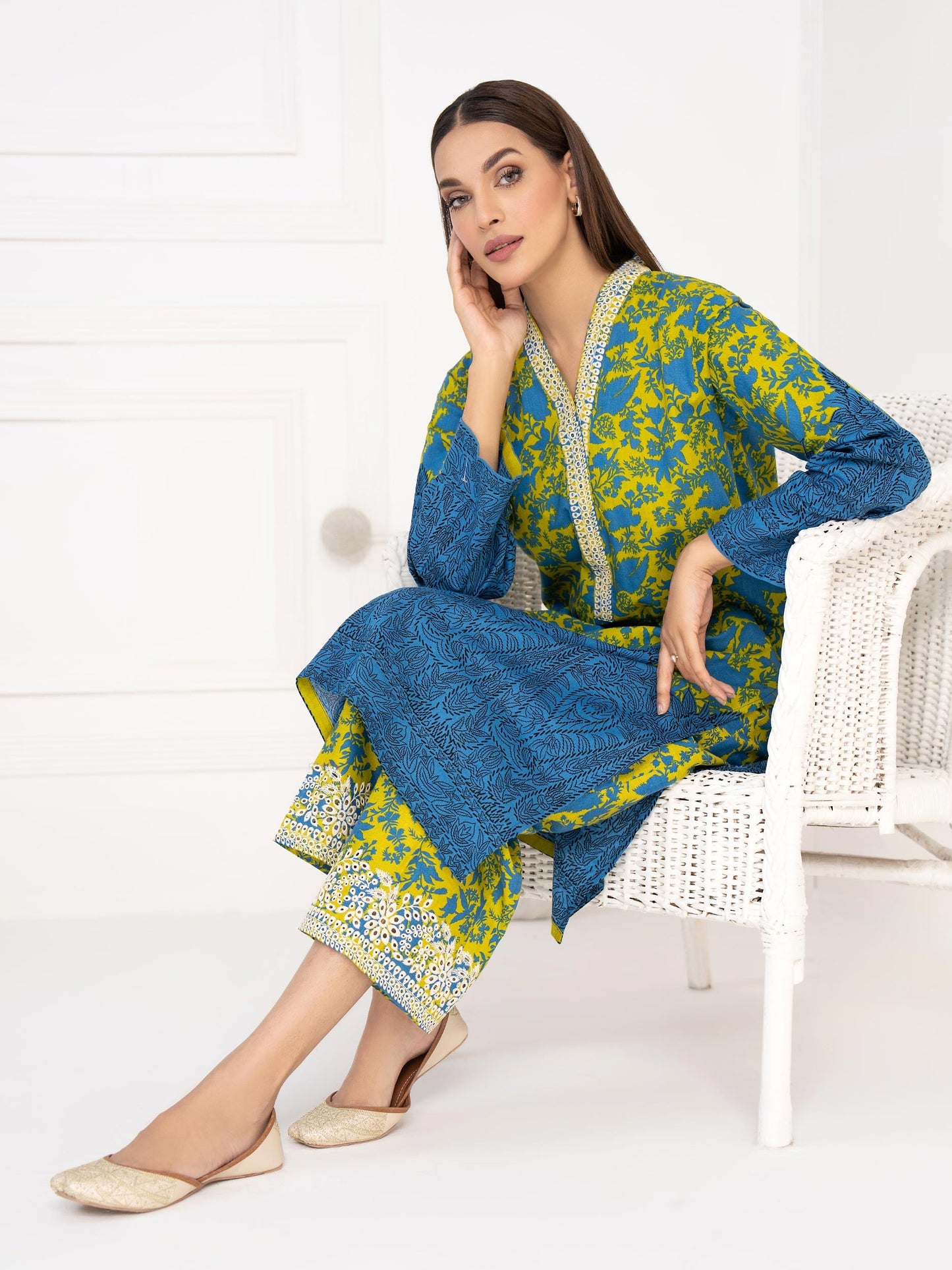 2 Piece Khaddar Suit-Embroidered(Unstitched)