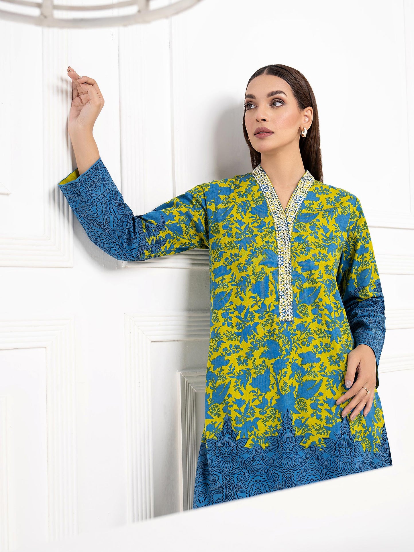 2 Piece Khaddar Suit-Embroidered(Unstitched)