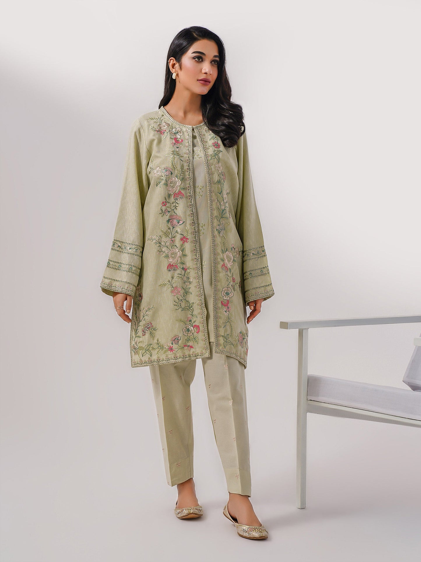 3 Piece Zari Karandi Suit-Embroidered (Pret)