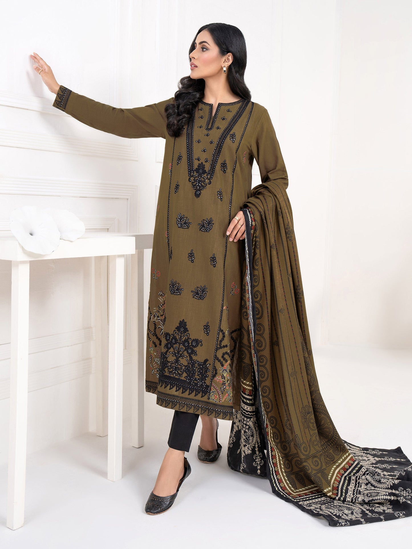 2 Piece Khaddar Suit-Embroidered(Unstitched)