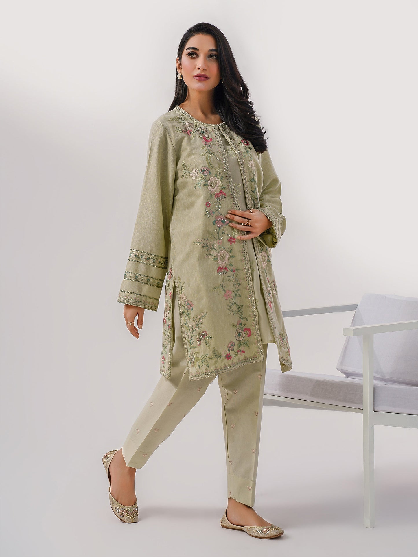 3 Piece Zari Karandi Suit-Embroidered (Pret)