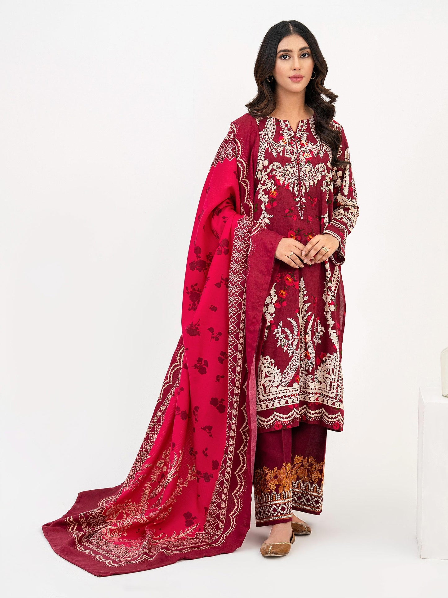 3 Piece Khaddar Suit-Embroidered (Pret)