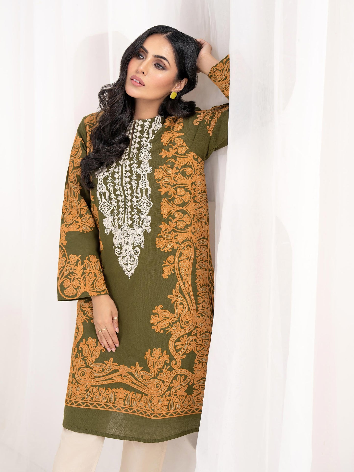 Khaddar Shirt-Embroidered(Unstitched)