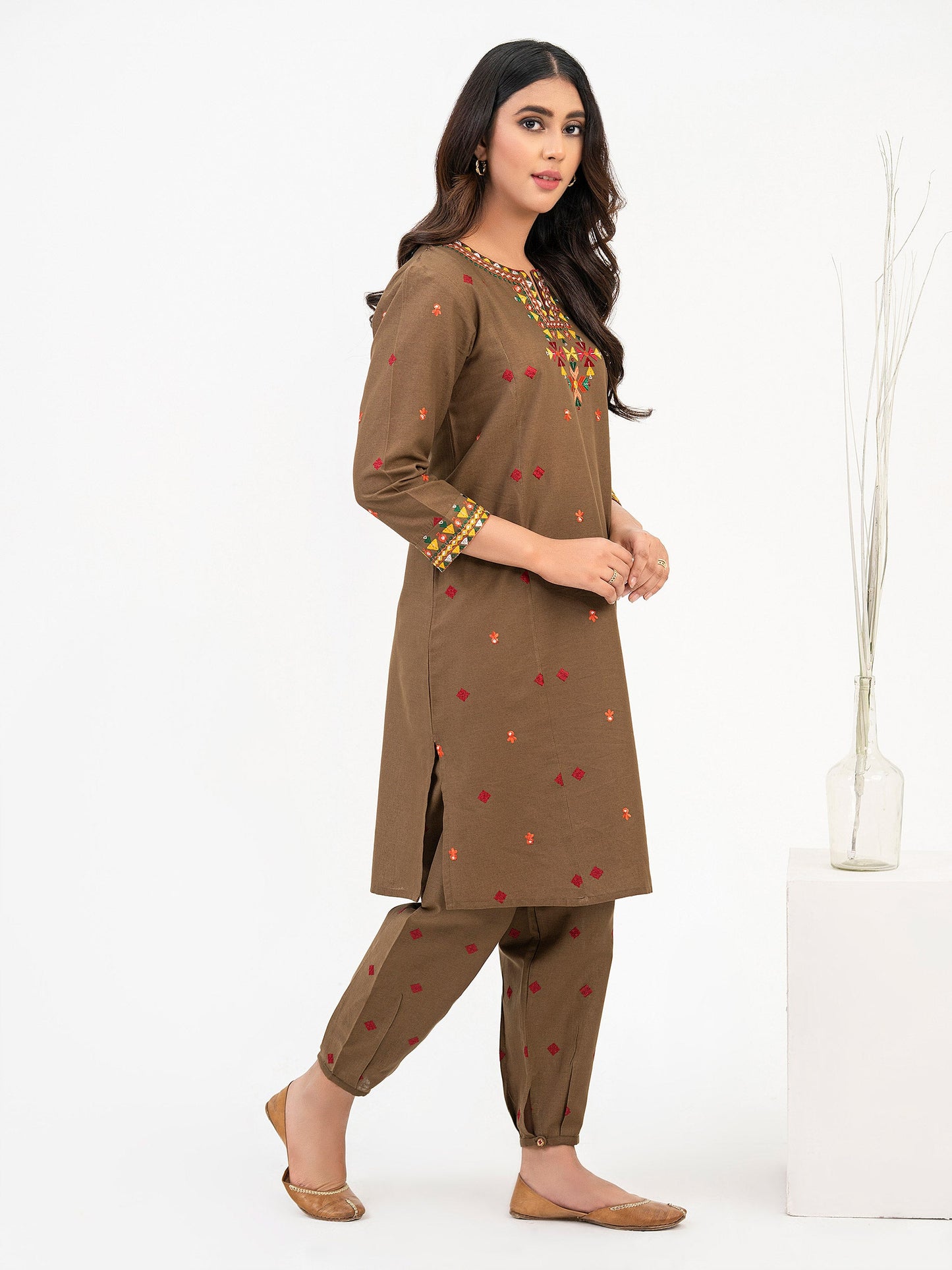 2 Piece Khaddar Suit-Embroidered(Pret)