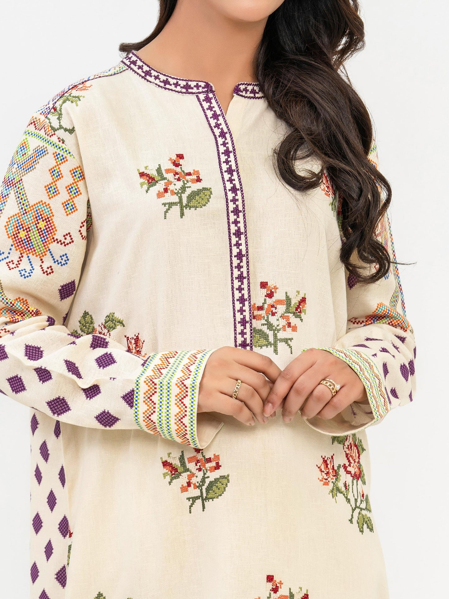 2 Piece Khaddar Suit-Embroidered(Pret)