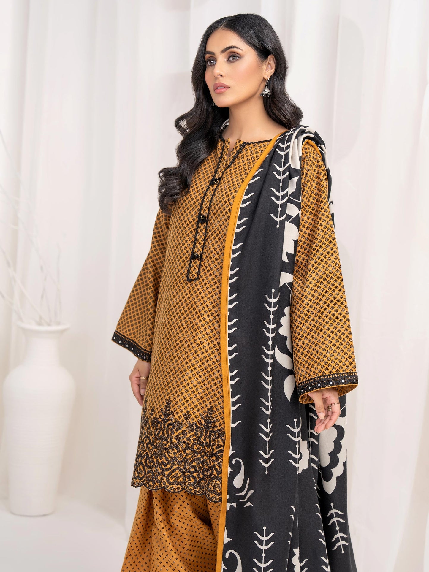 3 Piece Khaddar Suit-Embroidered(Unstitched)