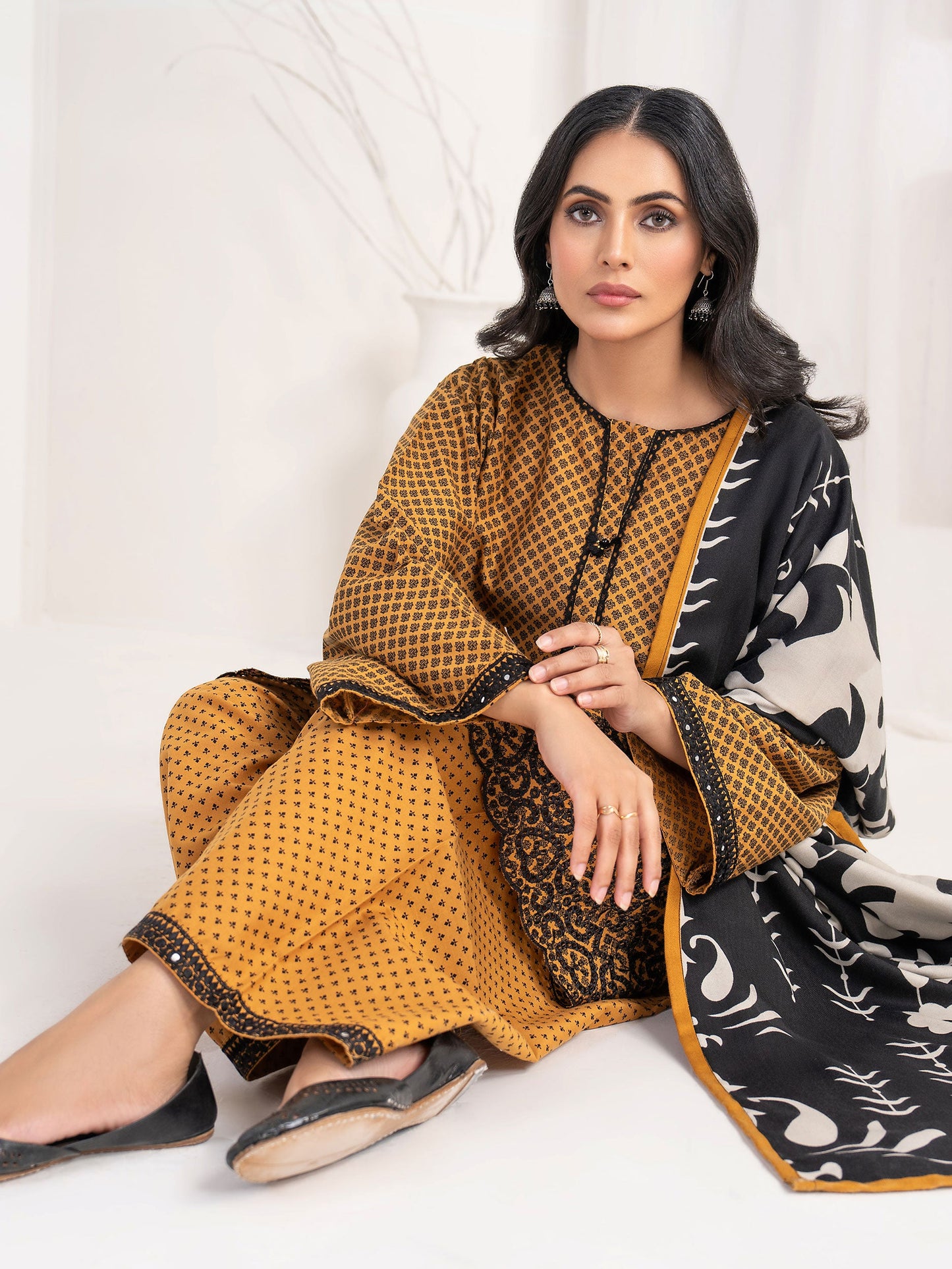 3 Piece Khaddar Suit-Embroidered(Unstitched)