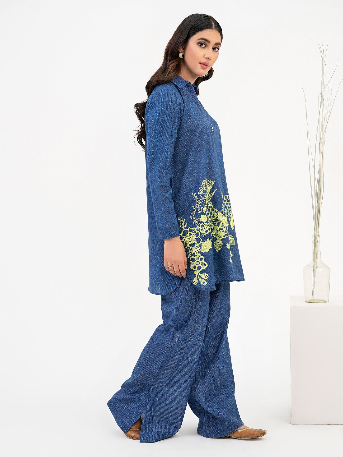 2 Piece Khaddar Suit-Embroidered(Pret)