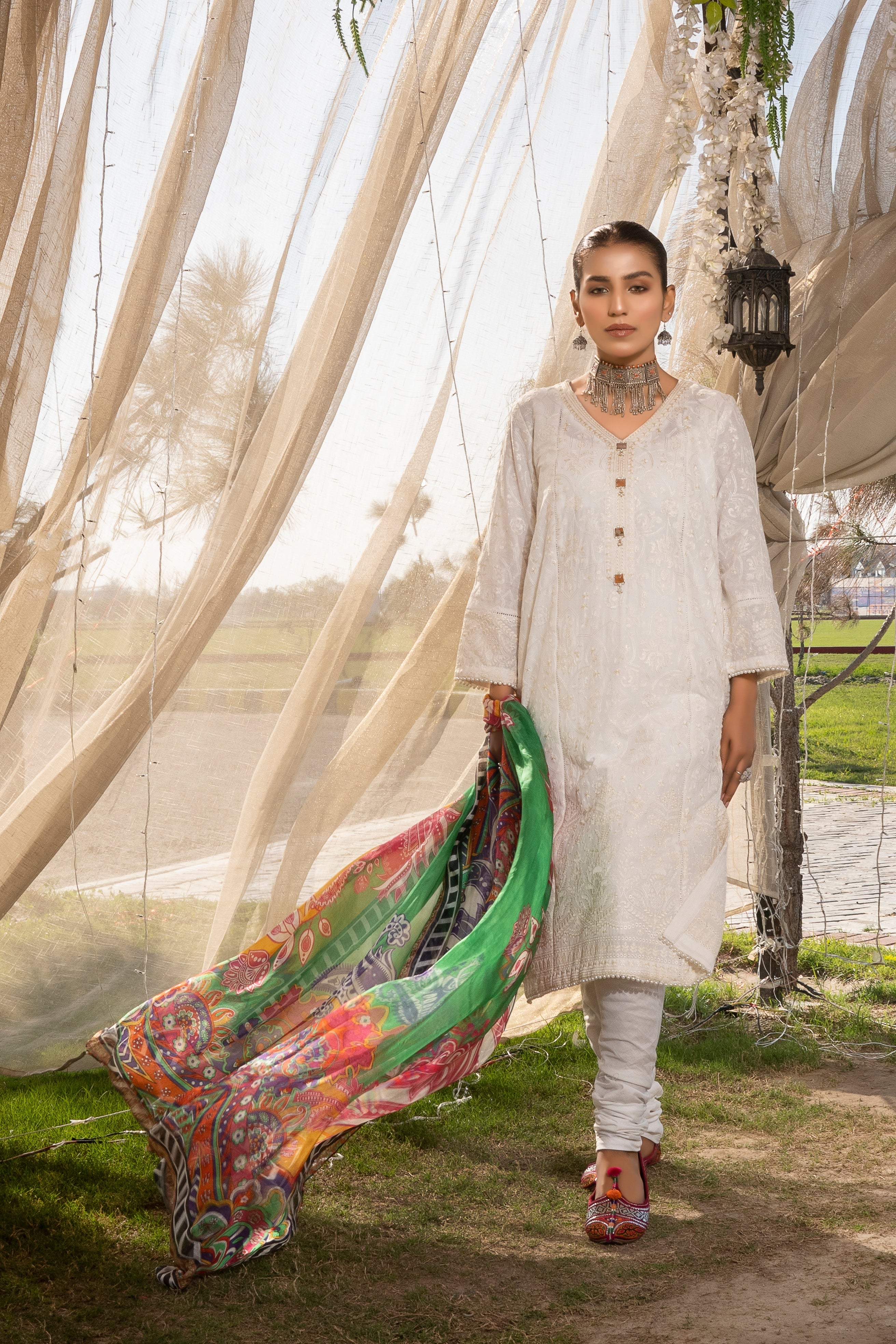 نور – Western.pk