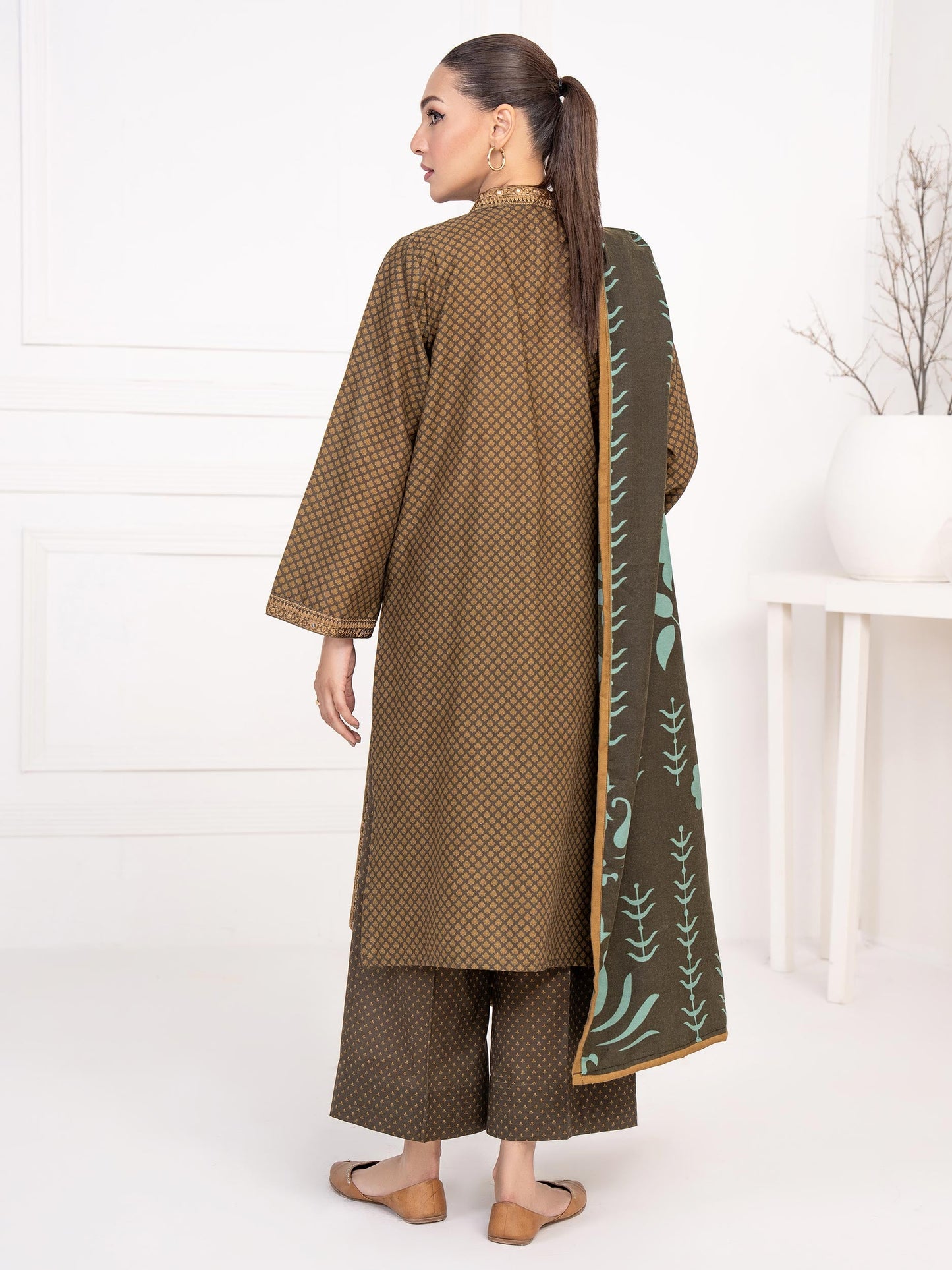 3 Piece Khaddar Suit-Embroidered(Unstitched)