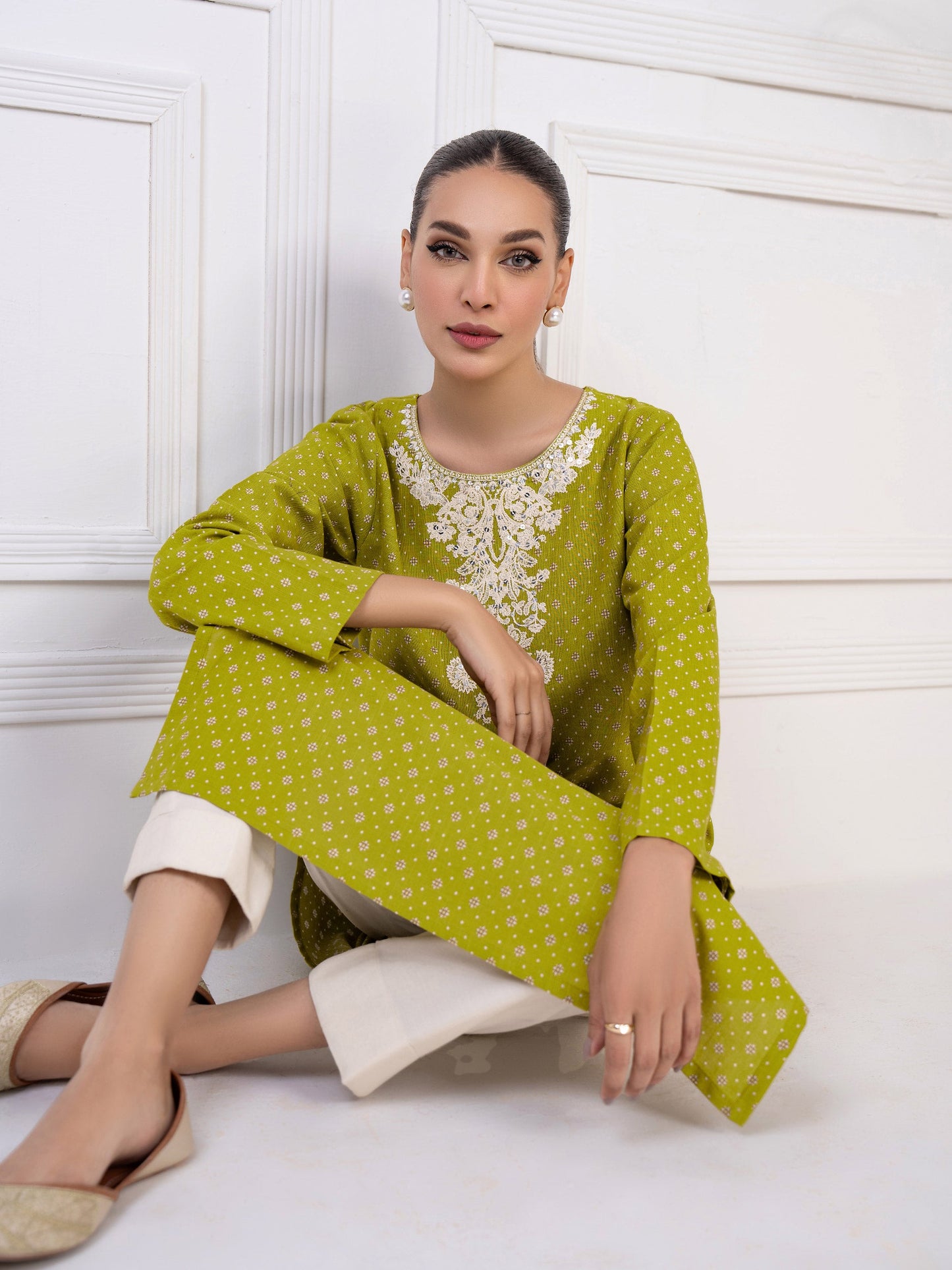 Khaddar Shirt-Embroidered(Unstitched)