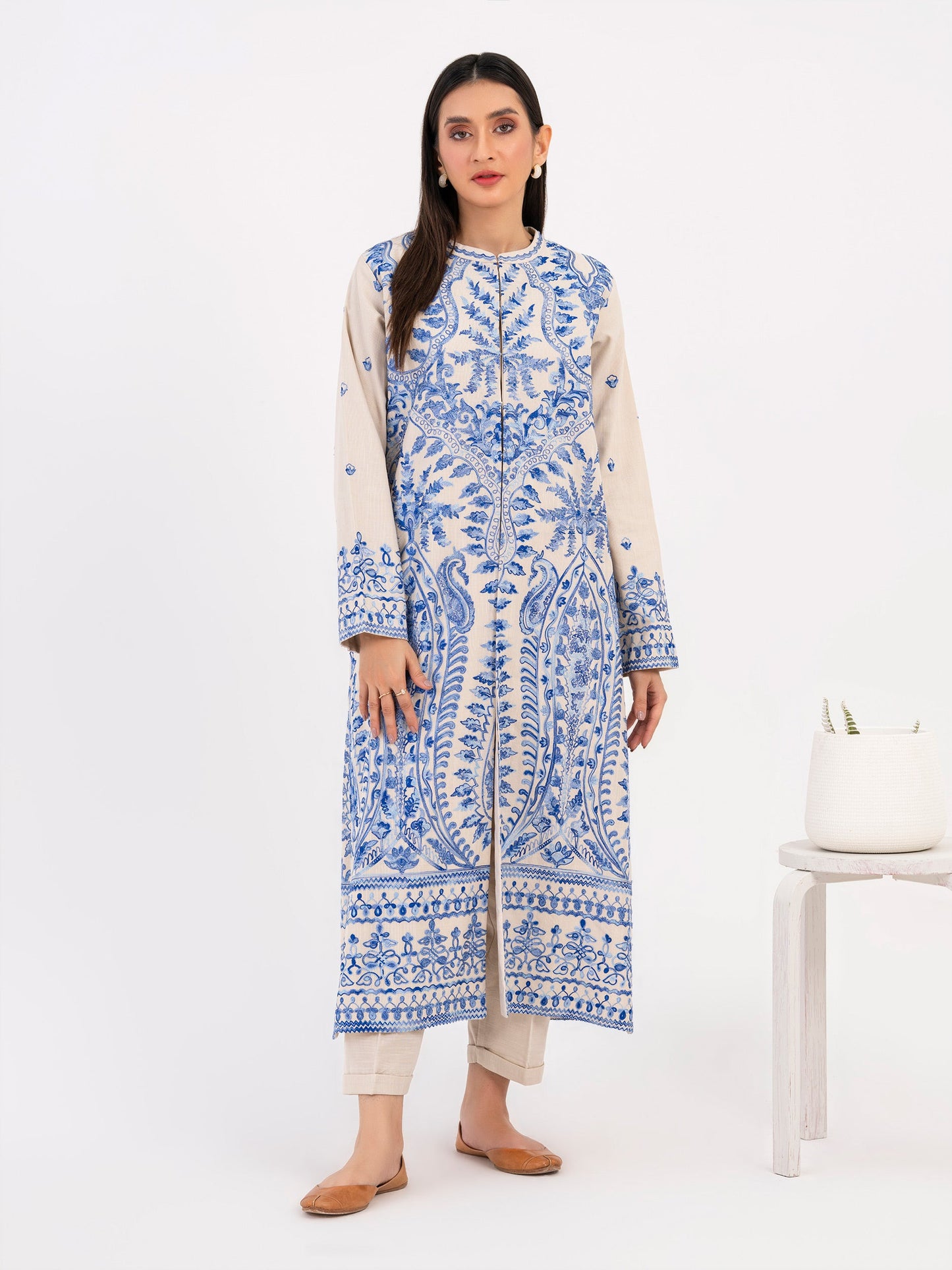 2 Piece Khaddar Suit-Embroidered(Pret)