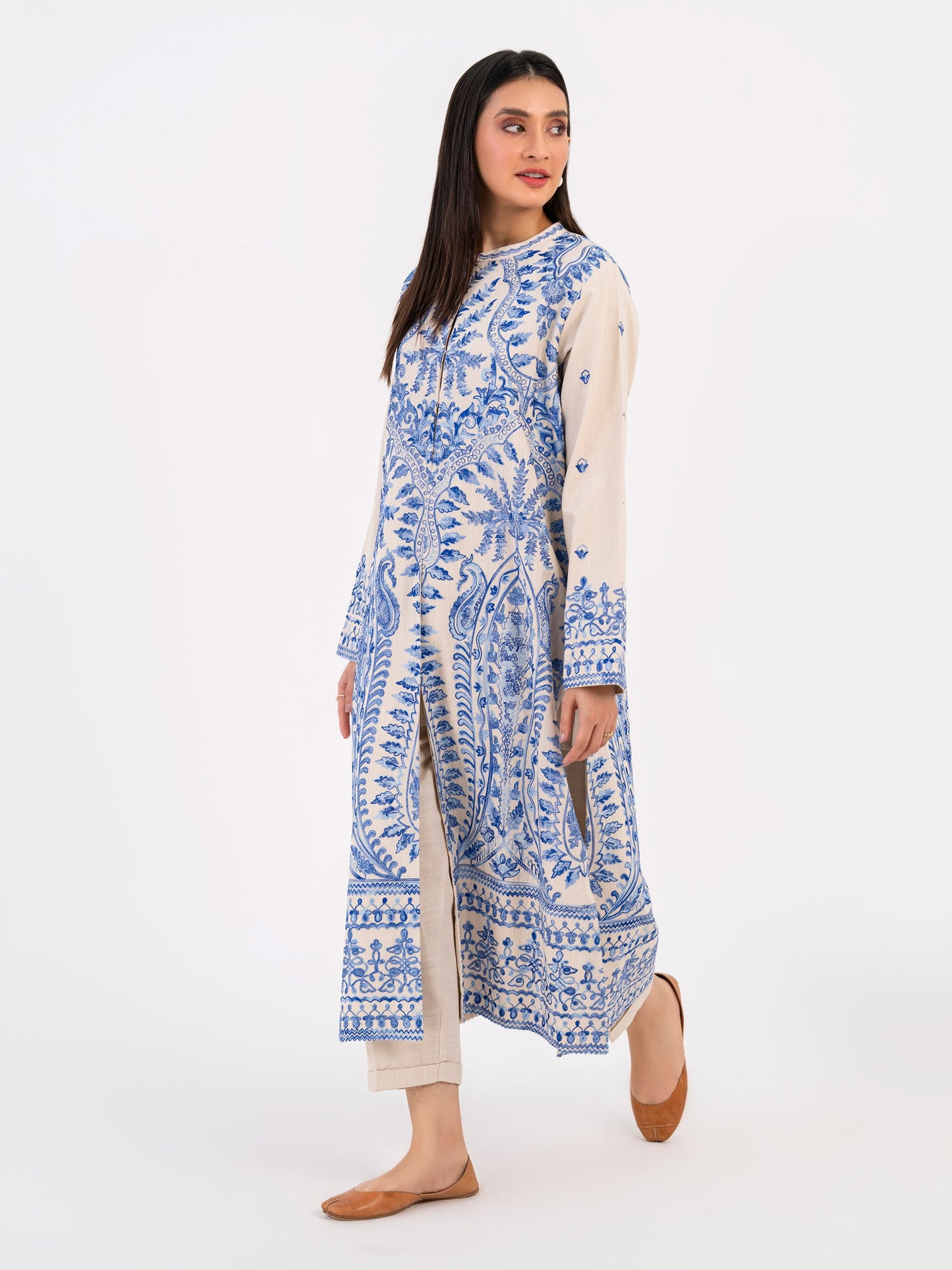 2 Piece Khaddar Suit-Embroidered(Pret)