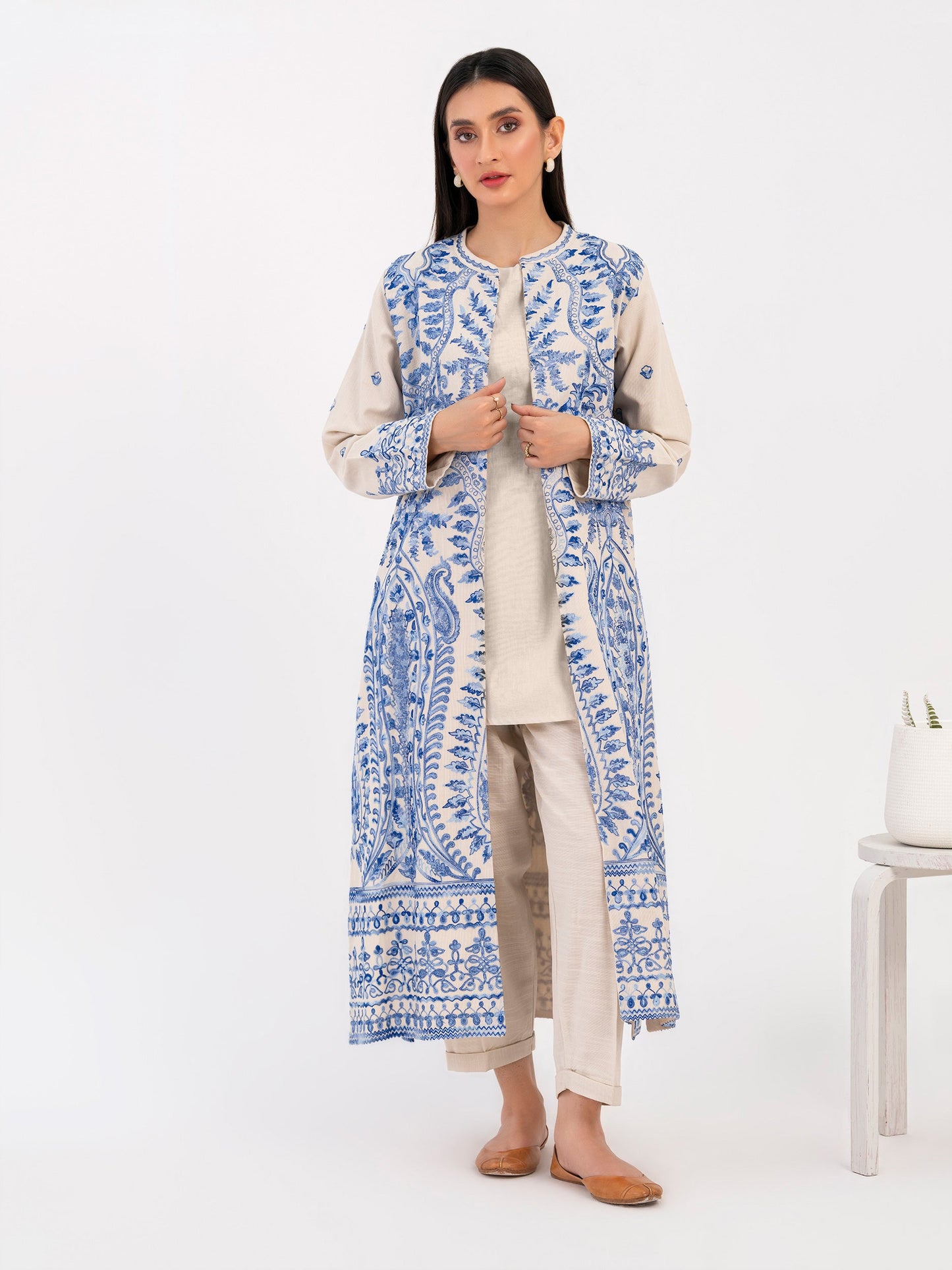 2 Piece Khaddar Suit-Embroidered(Pret)