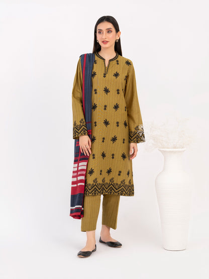 3 Piece Khaddar Suit-Embroidered (Pret)