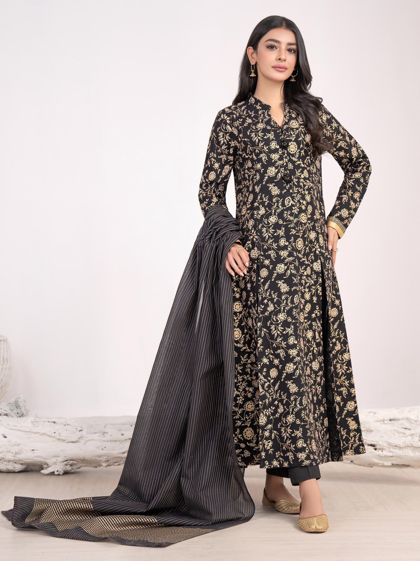 3 Piece Khaddar Suit-Printed(Unstitched)