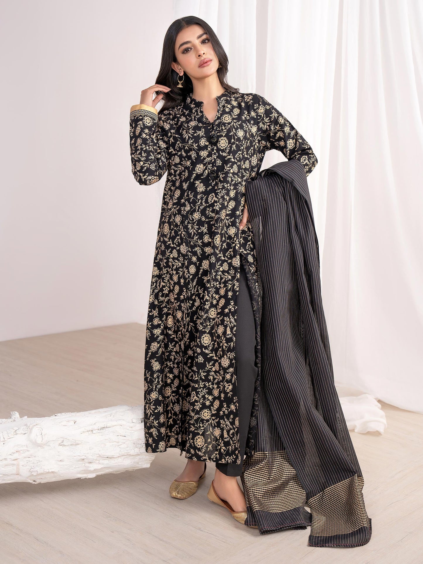 3 Piece Khaddar Suit-Printed(Unstitched)