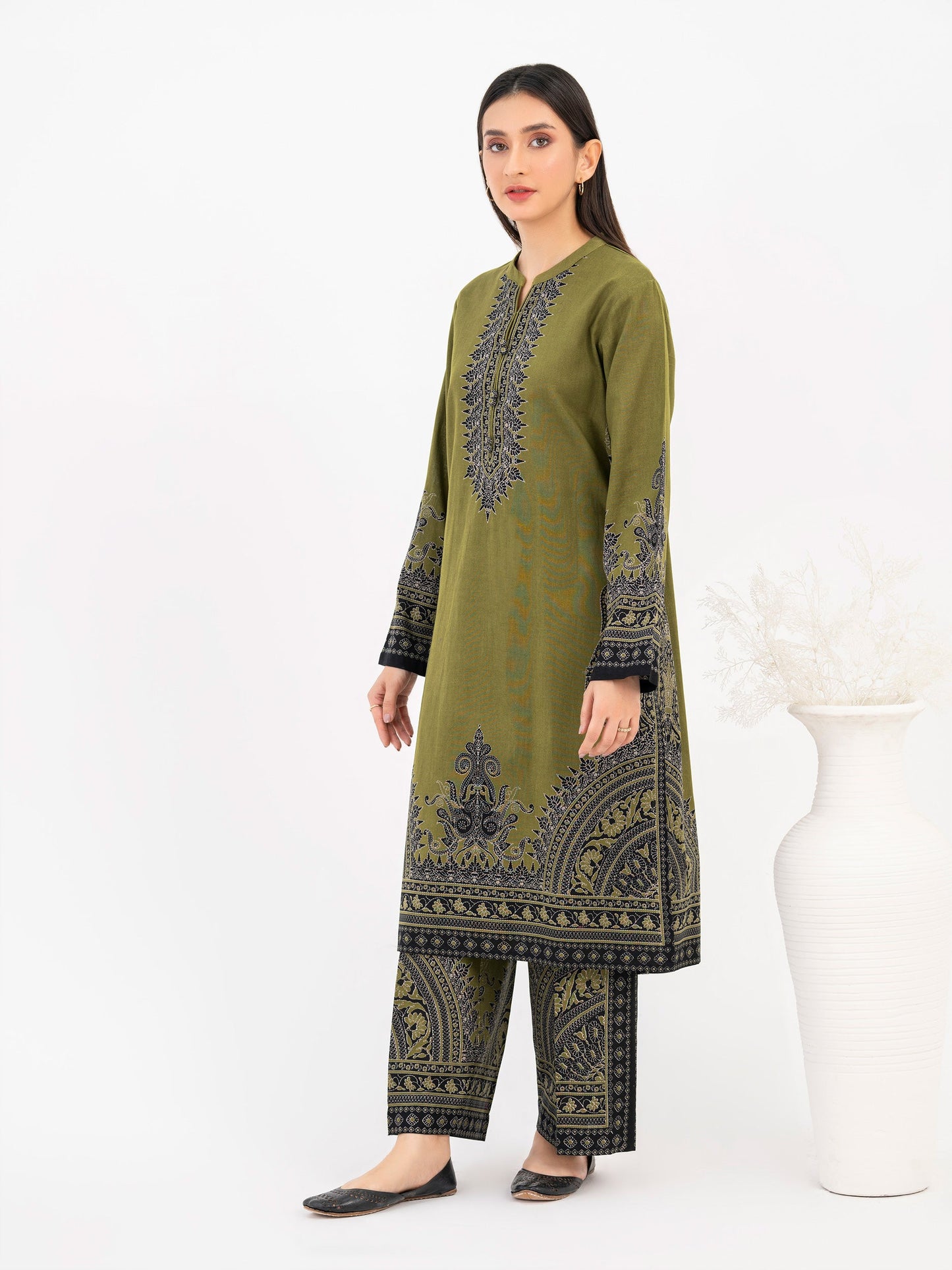 2 Piece Khaddar Suit-Printed (Pret)