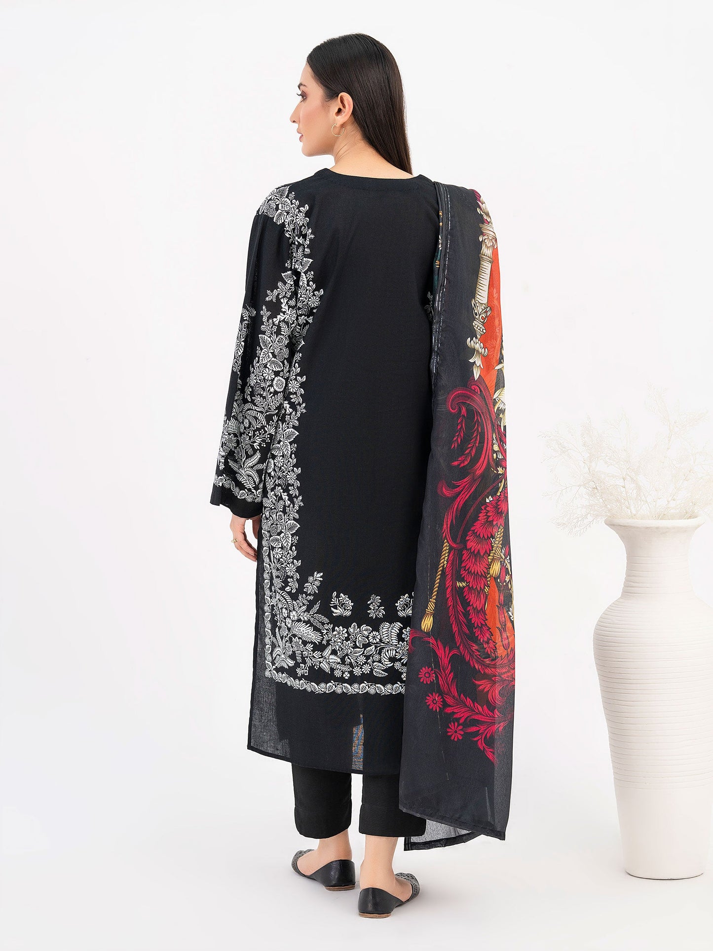 2 Piece Khaddar Suit-Embroidered (Pret)