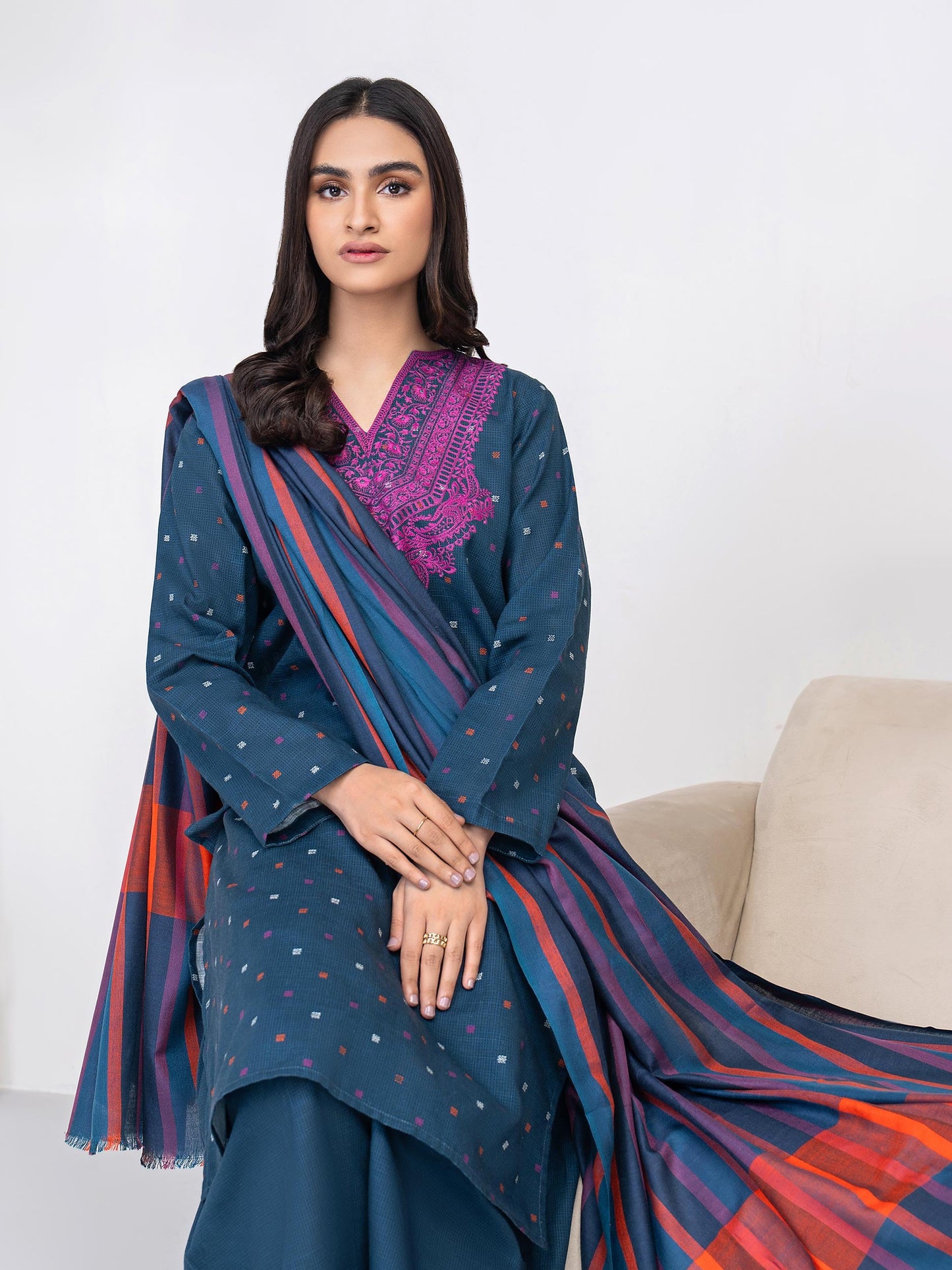 3 Piece Khaddar Suit-Embroidered (Unstitched)