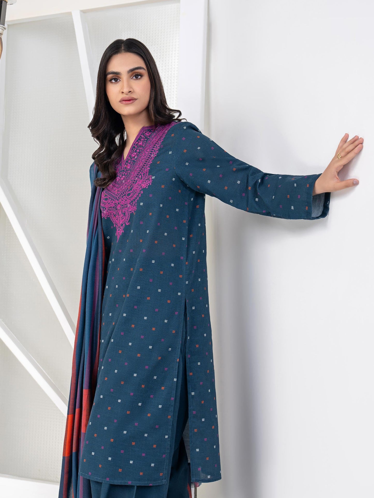 3 Piece Khaddar Suit-Embroidered (Unstitched)