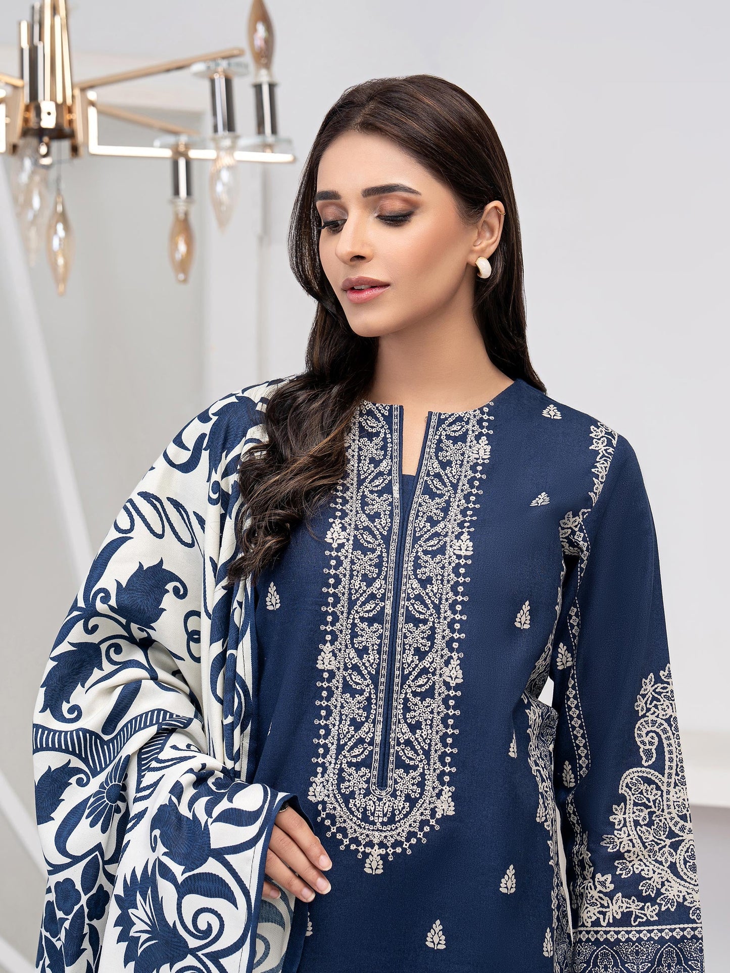 3 Piece Khaddar Suit-Embroidered (Unstitched)