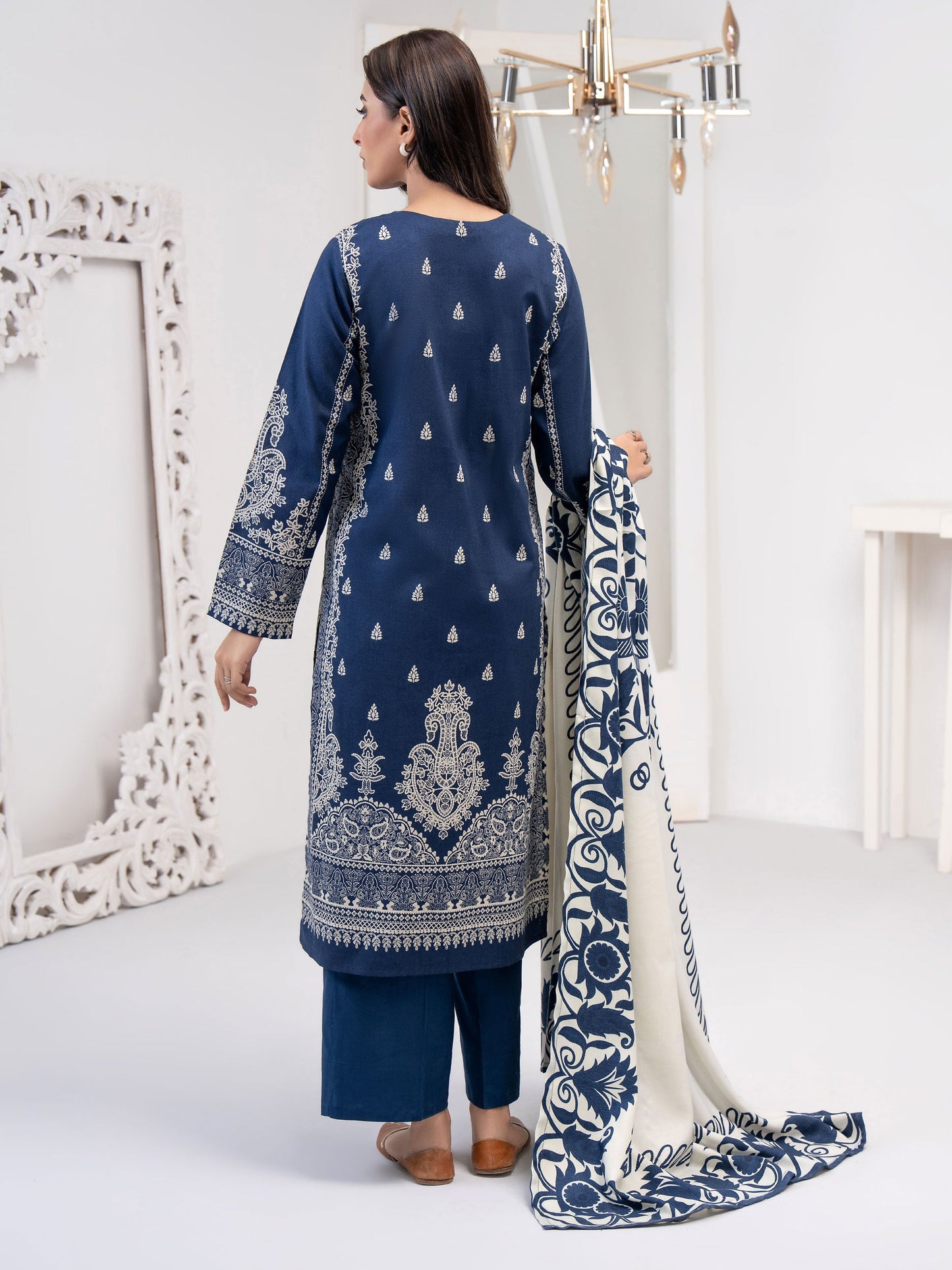 3 Piece Khaddar Suit-Embroidered (Unstitched)