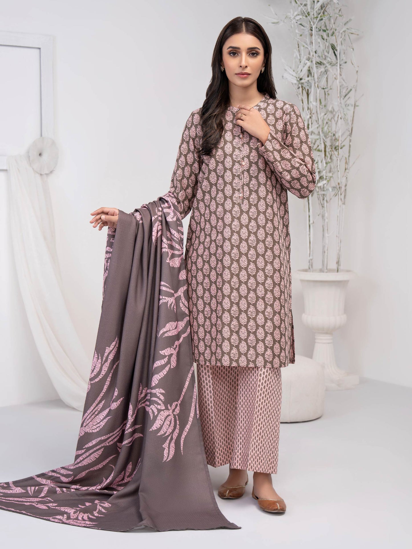 3 Piece Khaddar Suit-Embroidered (Unstitched)