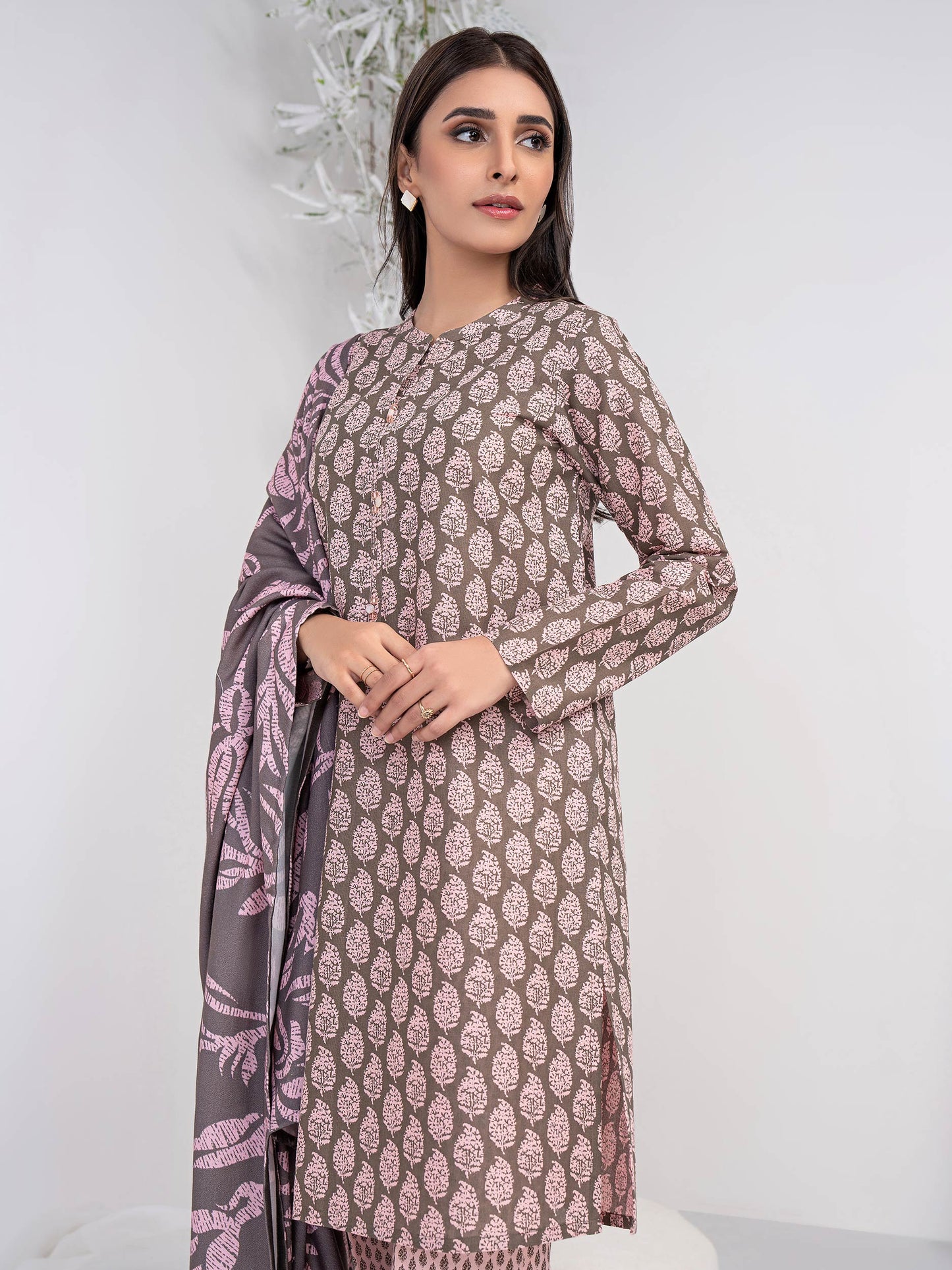 3 Piece Khaddar Suit-Embroidered (Unstitched)