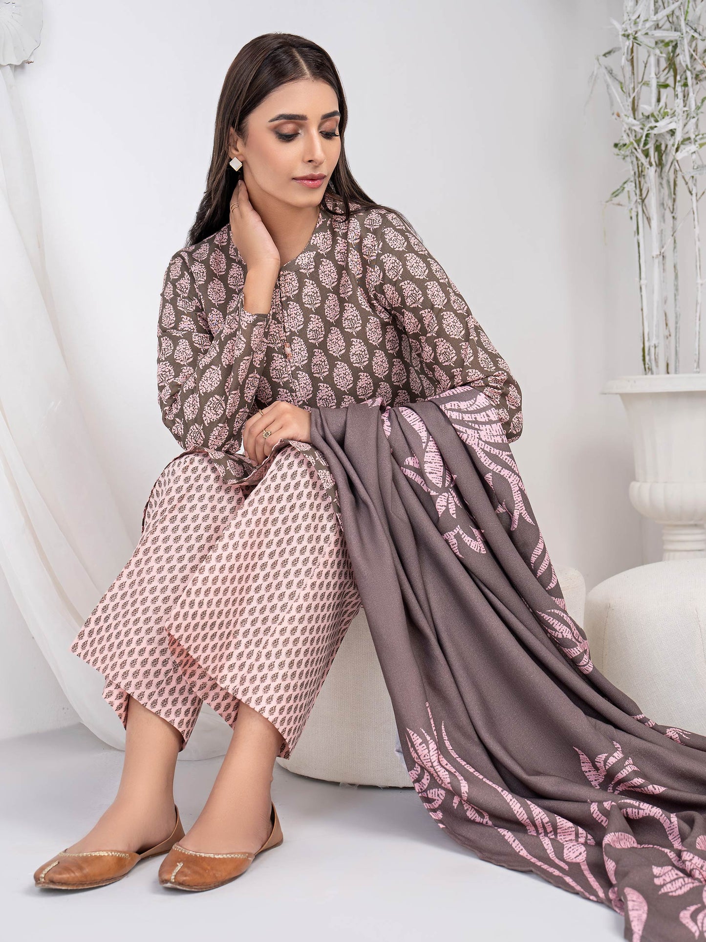 3 Piece Khaddar Suit-Embroidered (Unstitched)