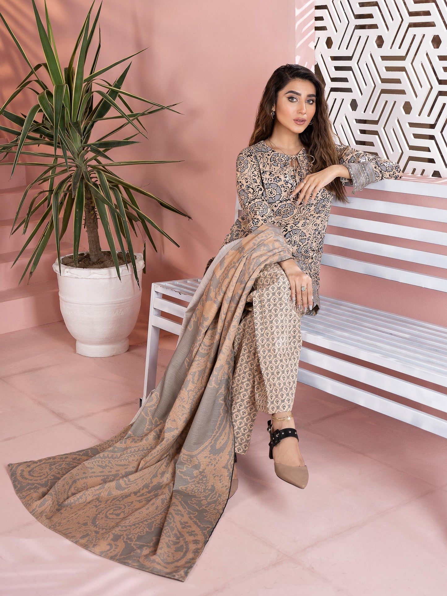 3 Piece Printed Khaddar Suit