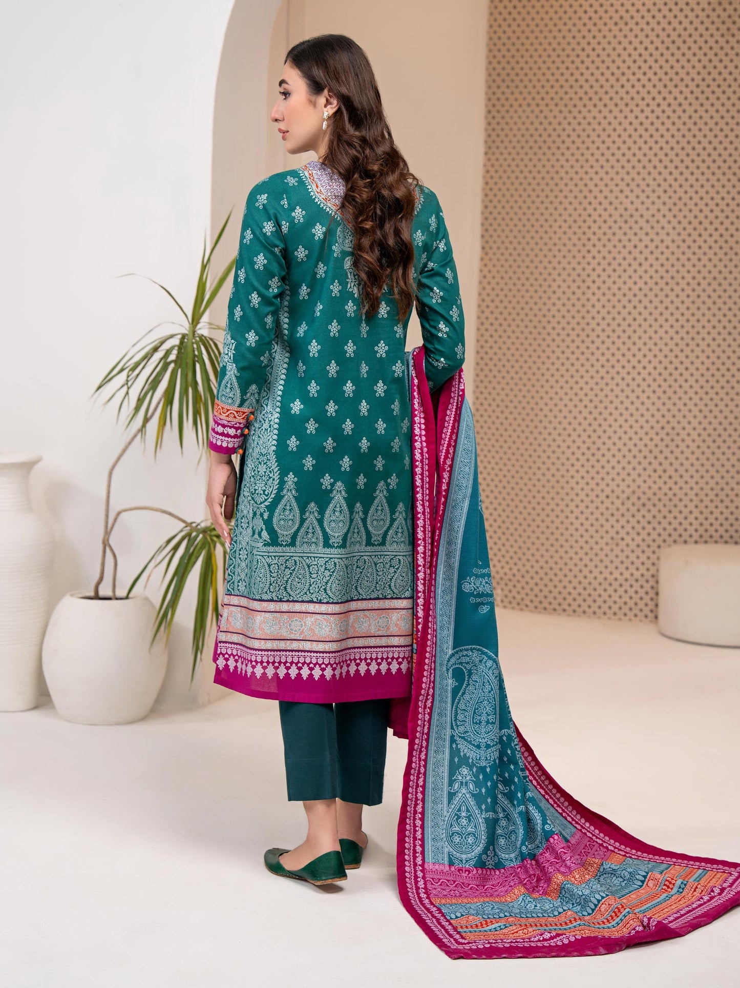 3 Piece Khaddar Suit-Printed (Unstitched)